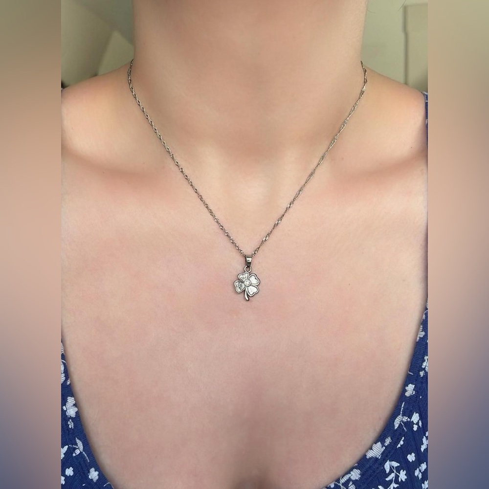 Silver Clover Pendant Necklace